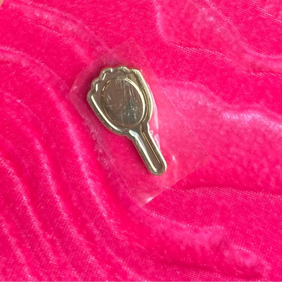 Velvet Makeup Bag 💖 - Picture 10 of 11